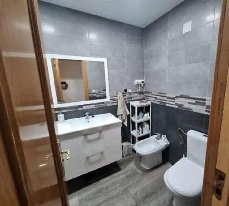 Badezimmer von Wohnung zum Verkauf in Elda