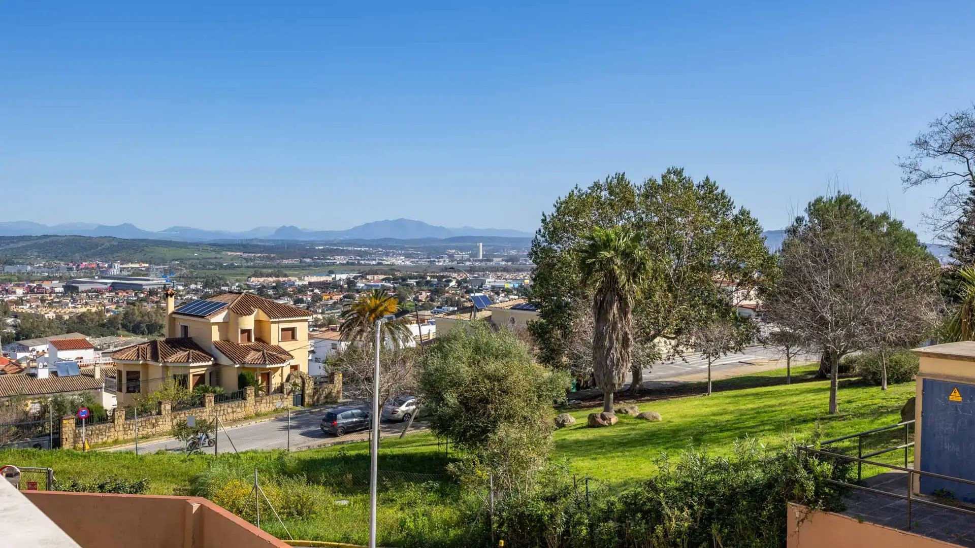 Vista exterior de Apartamento en venta en Algeciras con Aire acondicionado, Calefacción y Terraza