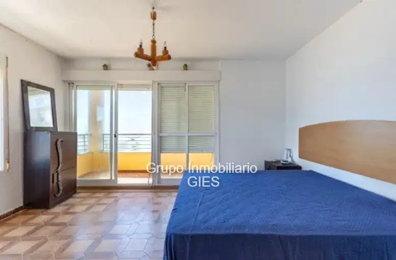 Schlafzimmer von Einfamilien-Reihenhaus zum Verkauf in Sueca mit Klimaanlage, Heizung und Privatgarten