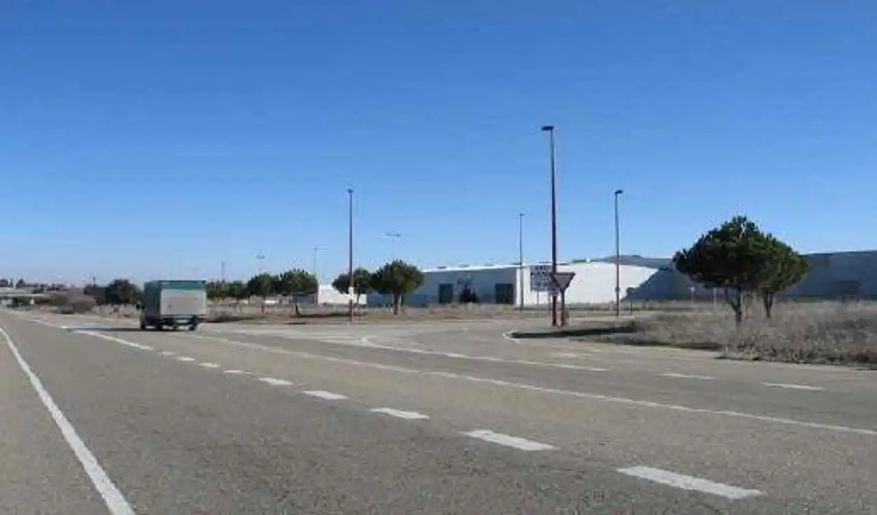 Außenansicht von Fabrik Grundstücke zum Verkauf in La Bañeza , León