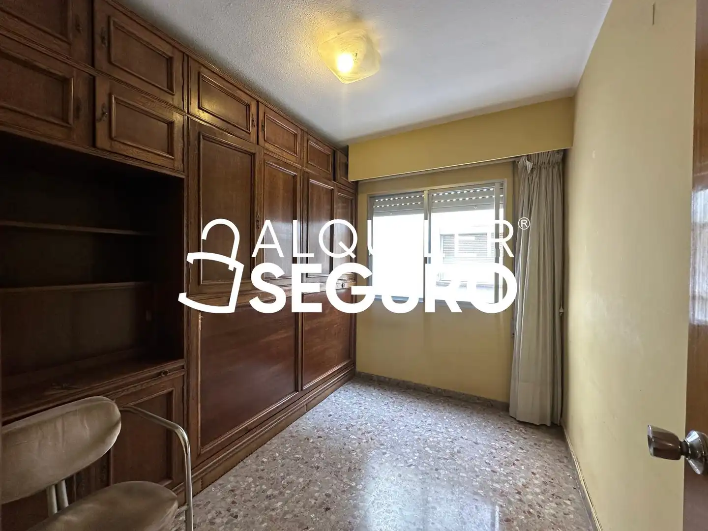 Habitación de Piso de alquiler en Valencia con Aire acondicionado y Amueblado