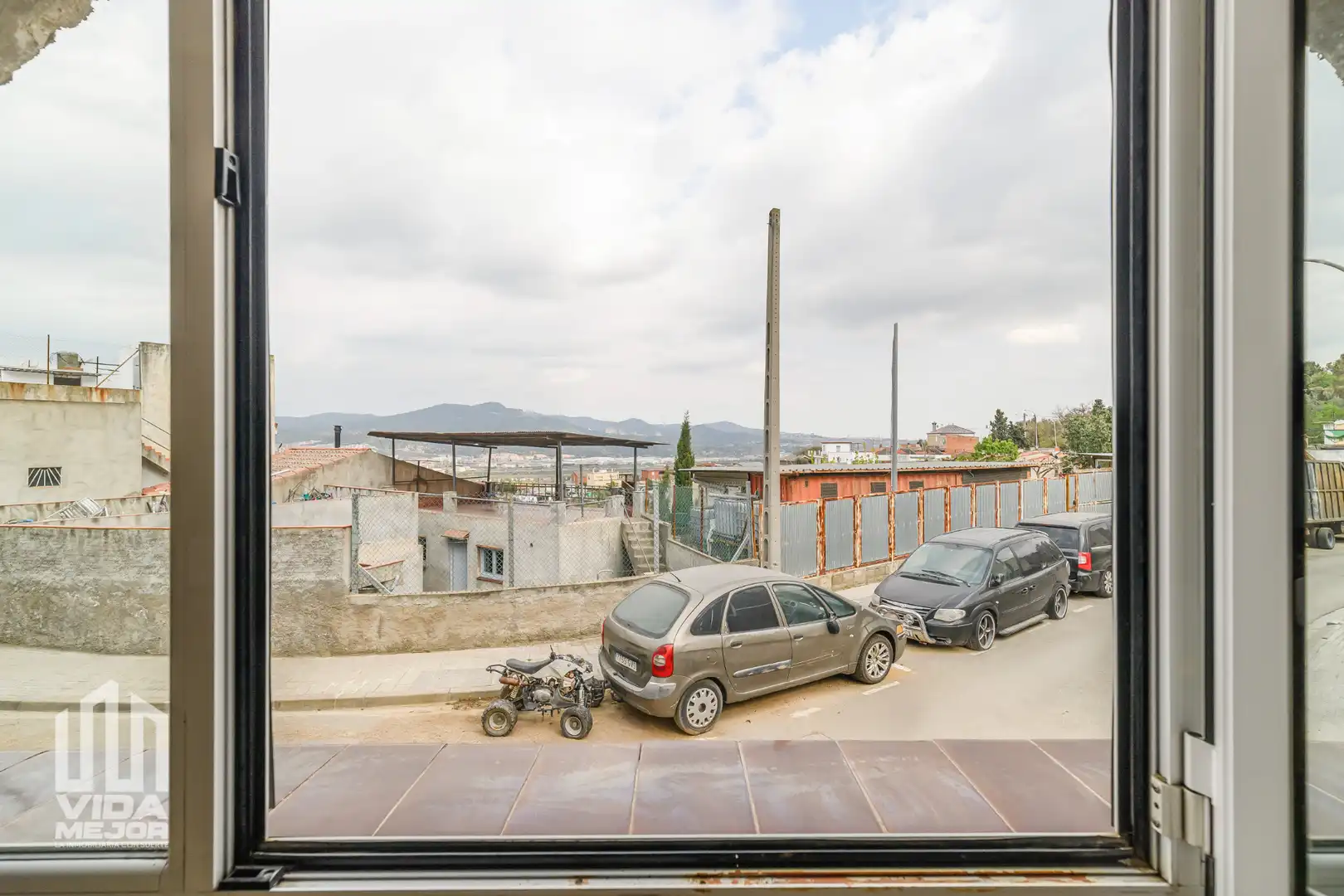 Vista exterior de Planta baixa en venda en Sant Vicenç Dels Horts amb Terrassa