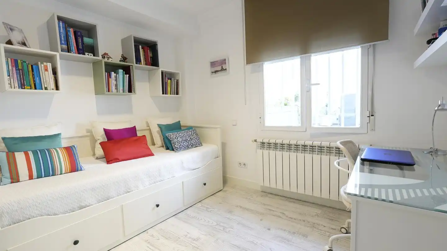 Dormitori de Pis en venda en Madrid amb Aire condicionat, Calefacció i Jardí privat