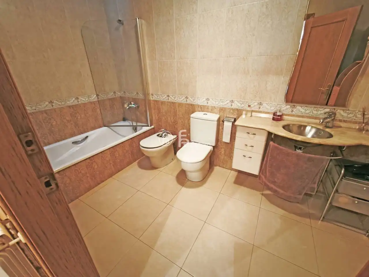 Casa aparellada amb jardí en venda a Avenida Lluís Companys, imagen 16