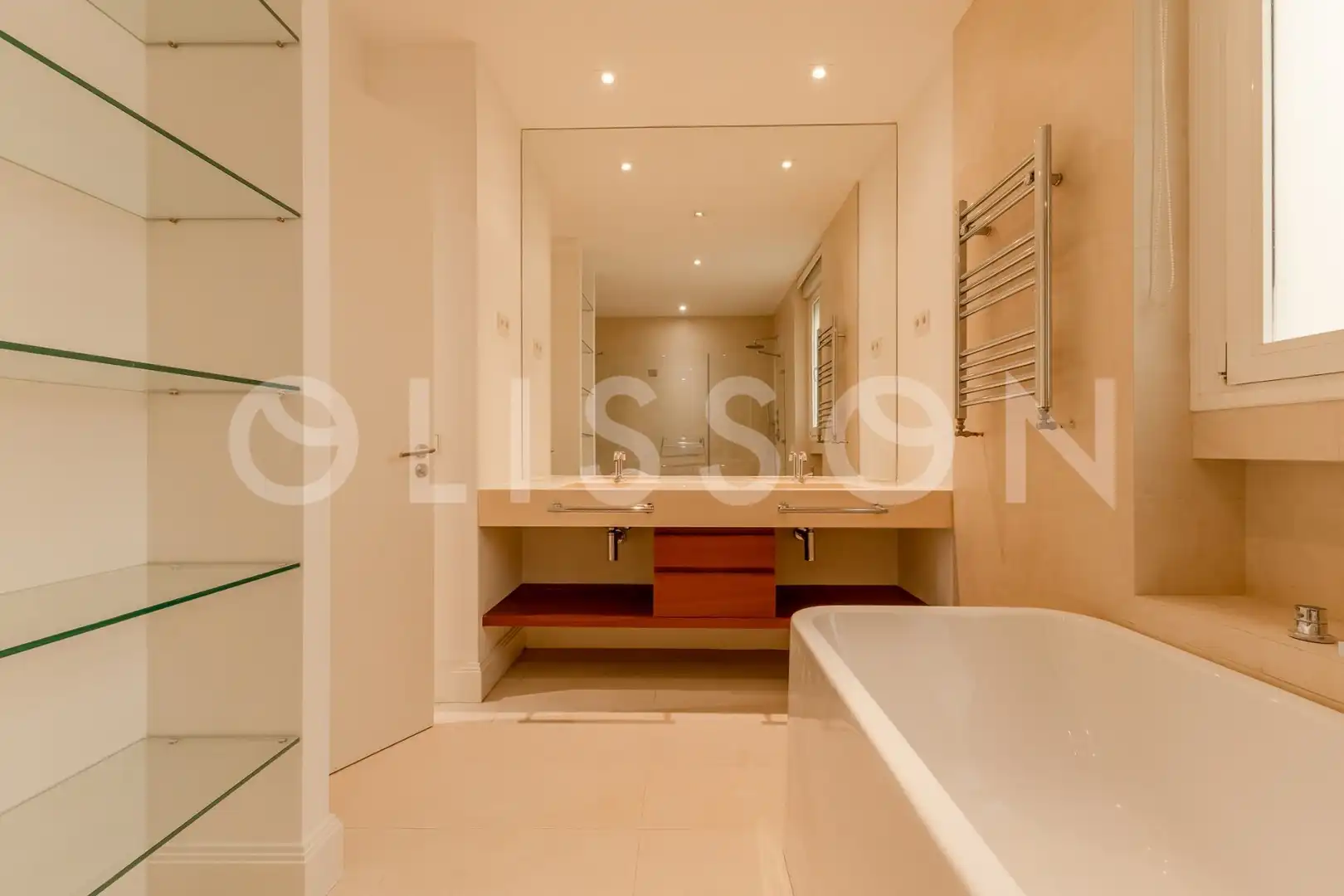 Baño de Piso de alquiler en Madrid con Aire acondicionado, Calefacción y Trastero