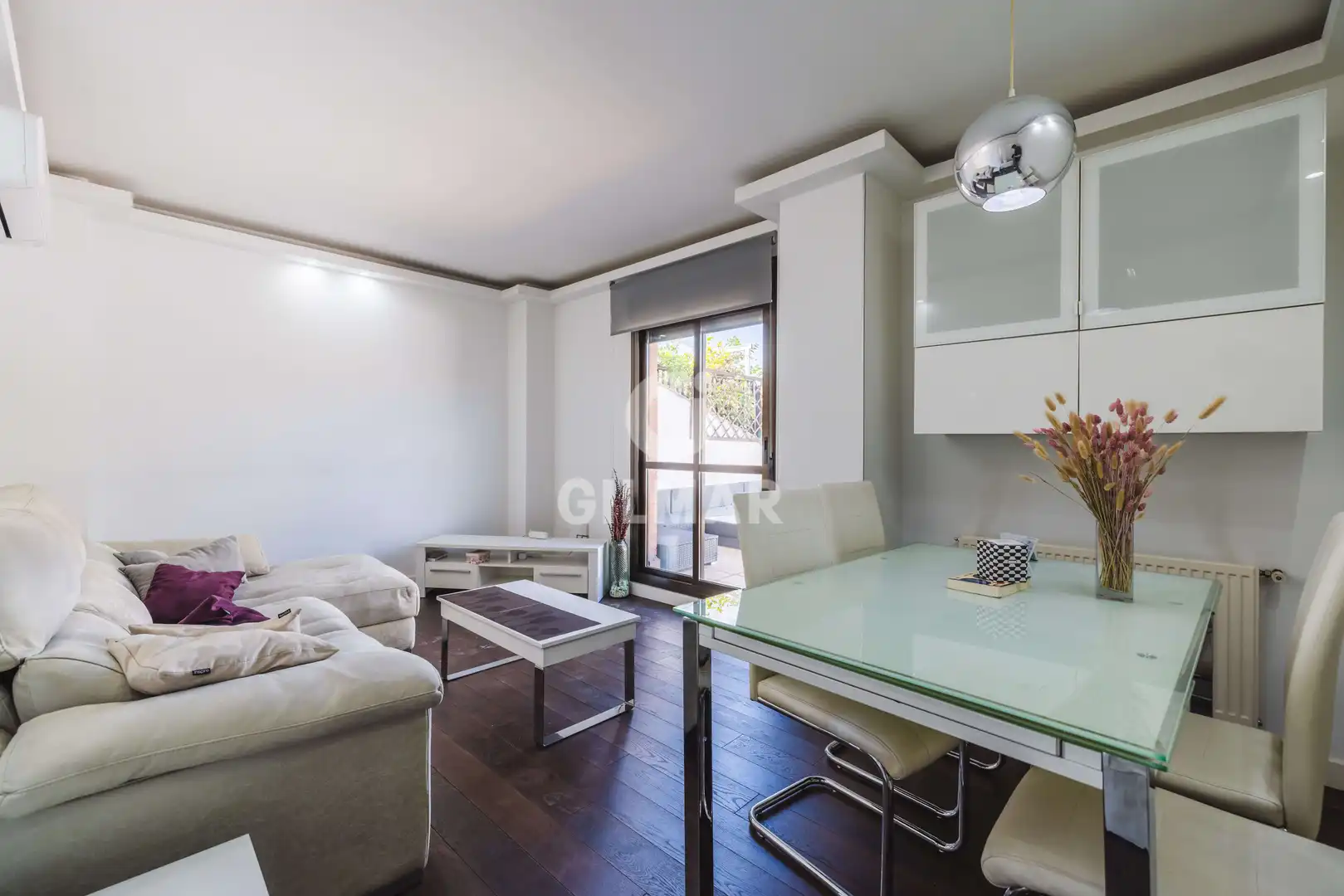 Exterior view of Flat for sale in Madrid  with Heating, Private garden and Storage room