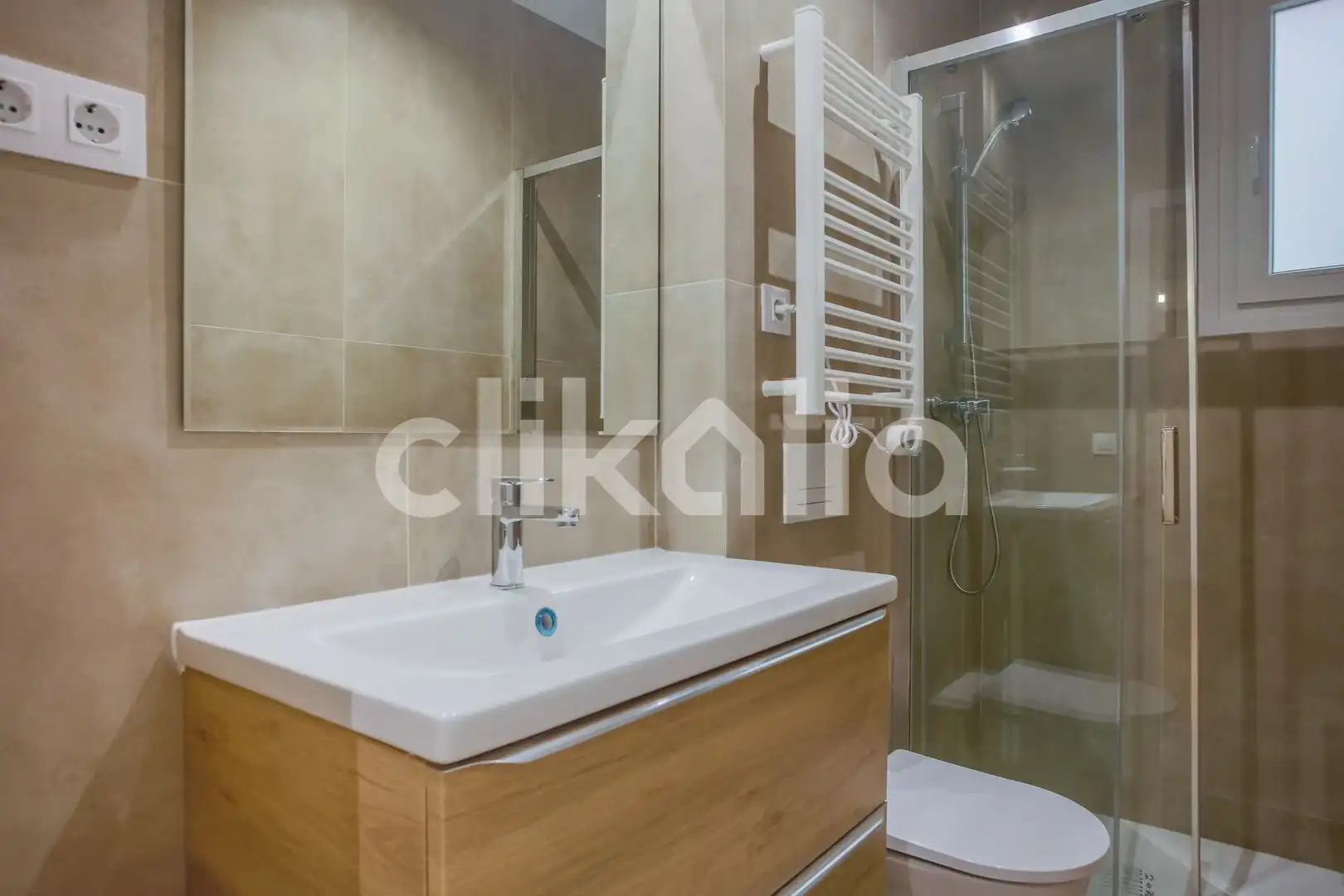 Baño de Piso en venta en Madrid con Aire acondicionado y Calefacción