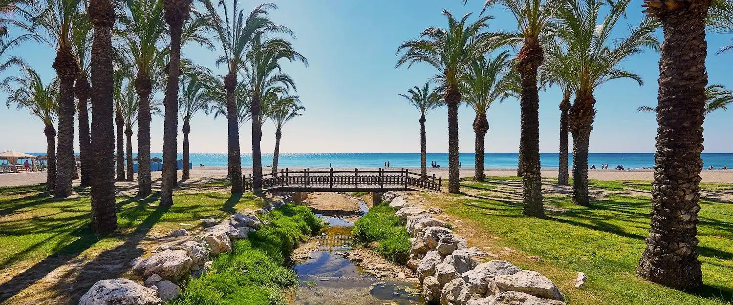 Außenansicht von Wohnung zum Verkauf in Torremolinos mit Klimaanlage, Heizung und Privatgarten