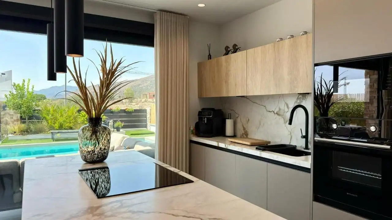 Cocina de Casa o chalet de alquiler en Finestrat con Aire acondicionado, Calefacción y Jardín privado