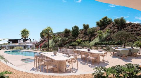 Apartamento en Elviria con amplio jardín y terrazas en venta