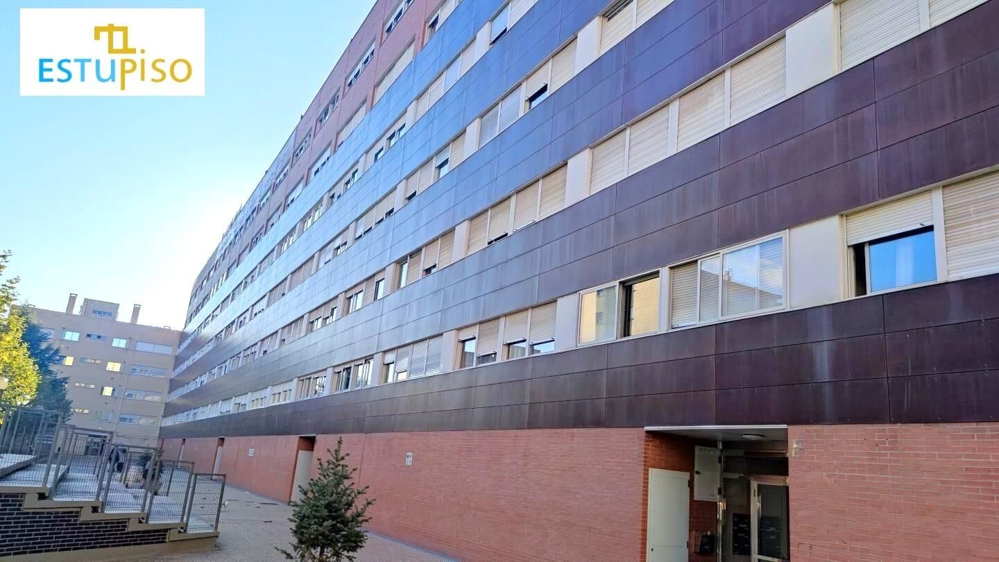 Vista exterior de Pis en venda en León Capital  amb Calefacció i Traster