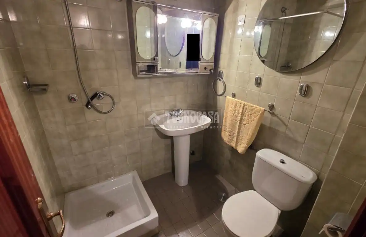 Piso en venta en Valdeacederas