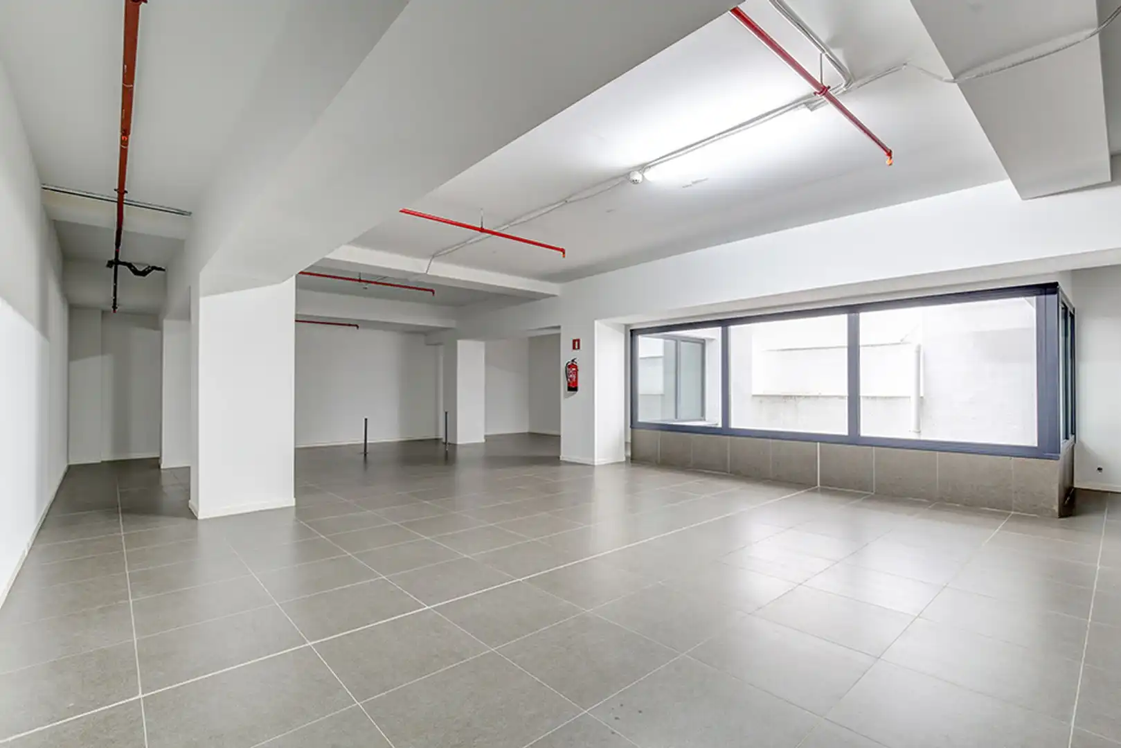 Gebäude zur Miete in Barcelona mit Alarm