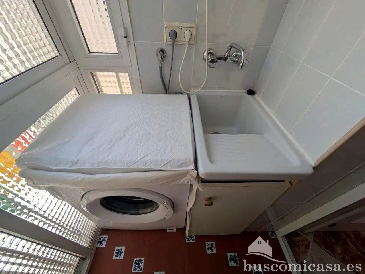 Bany de Pis de lloguer en Linares amb Aire condicionat i Moblat