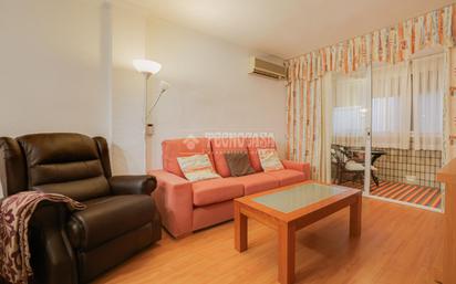 Living room of Flat for sale in L'Hospitalet de Llobregat  with Balcony