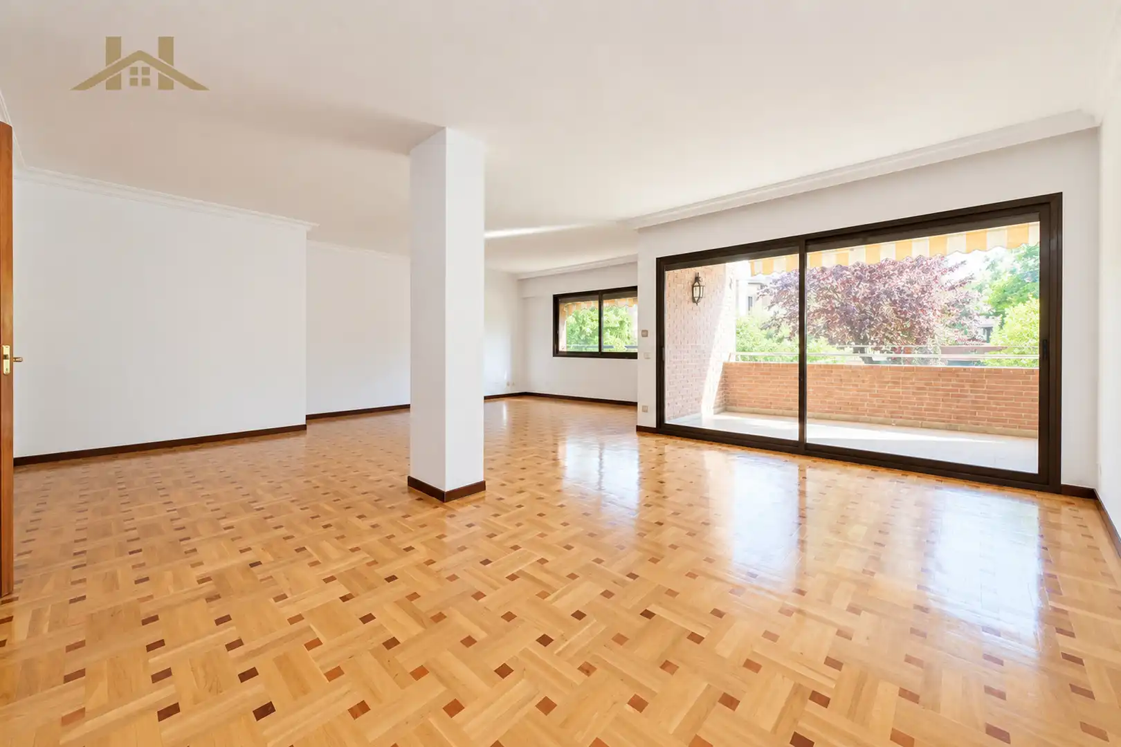 Sala de estar de Piso en venta en Pozuelo de Alarcón con Aire acondicionado, Calefacción y Terraza