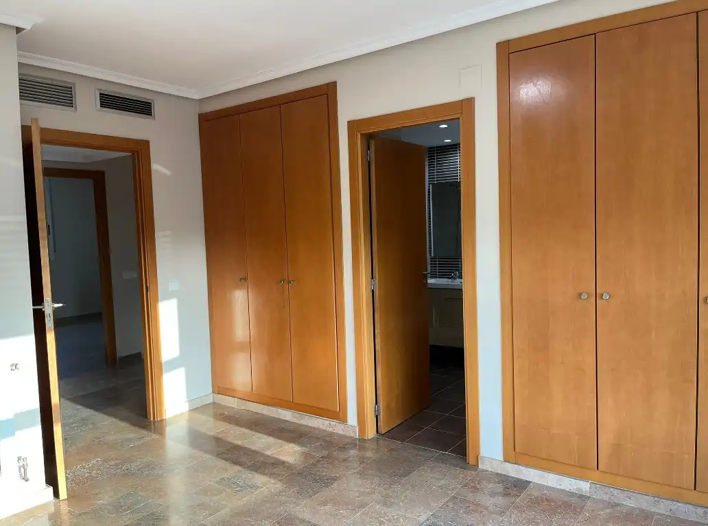 Einfamilien-Reihenhaus zur Miete in Alcàsser mit Klimaanlage, Heizung und Terrasse