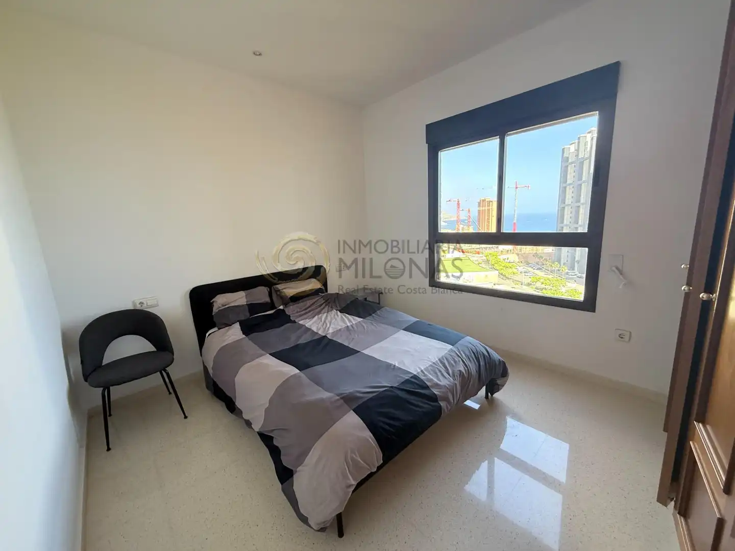 Schlafzimmer von Wohnung zur Miete in Benidorm mit Klimaanlage, Heizung und Privatgarten