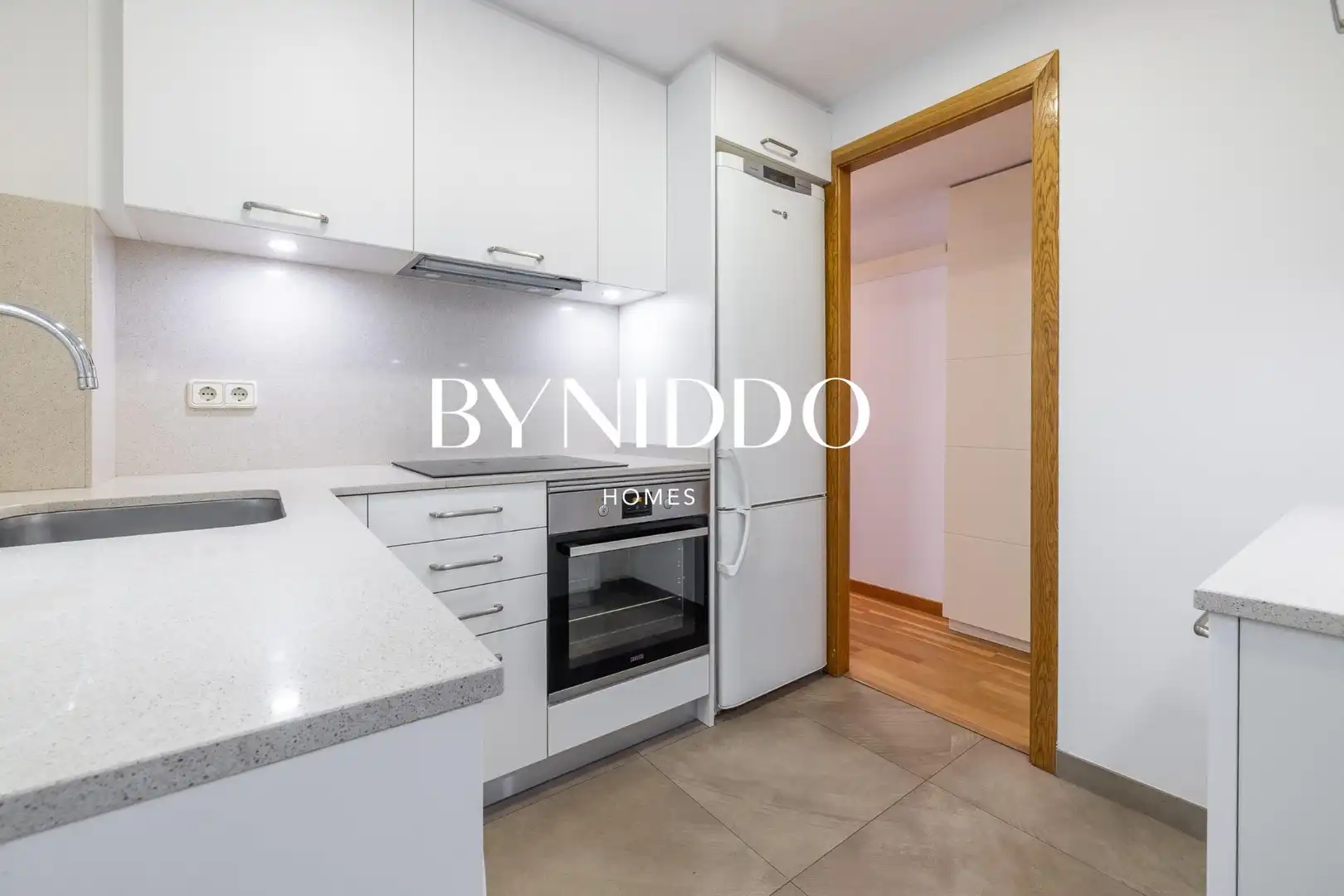 Kitchen of Flat for sale in Sant Cugat del Vallès  with Air Conditioner, Heating and Parquet flooring