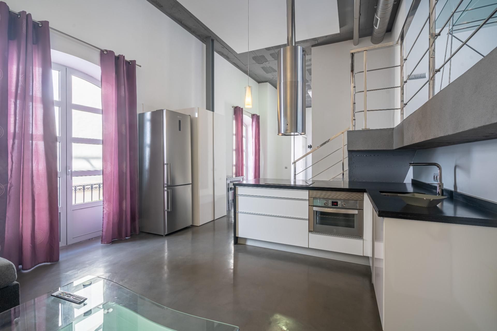 Cuina de Apartament de lloguer en  Almería Capital amb Aire condicionat i Calefacció