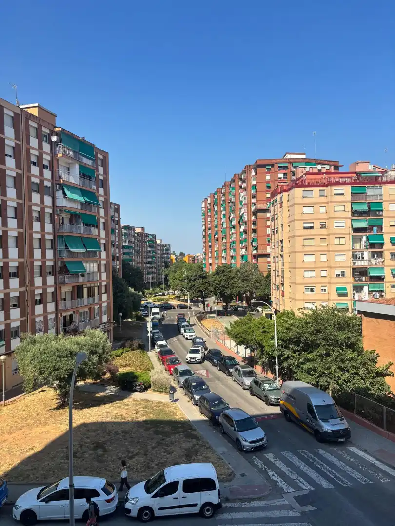 Vista exterior de Piso en venta en Badalona con Calefacción, Parquet y Amueblado