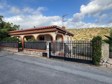 Villa mit Pool zum Verkauf in Calle Escaladores
