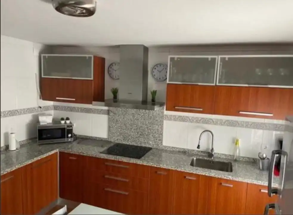 Cocina de Casa o chalet en venta en Cáceres con Aire acondicionado, Calefacción y Jardín privado