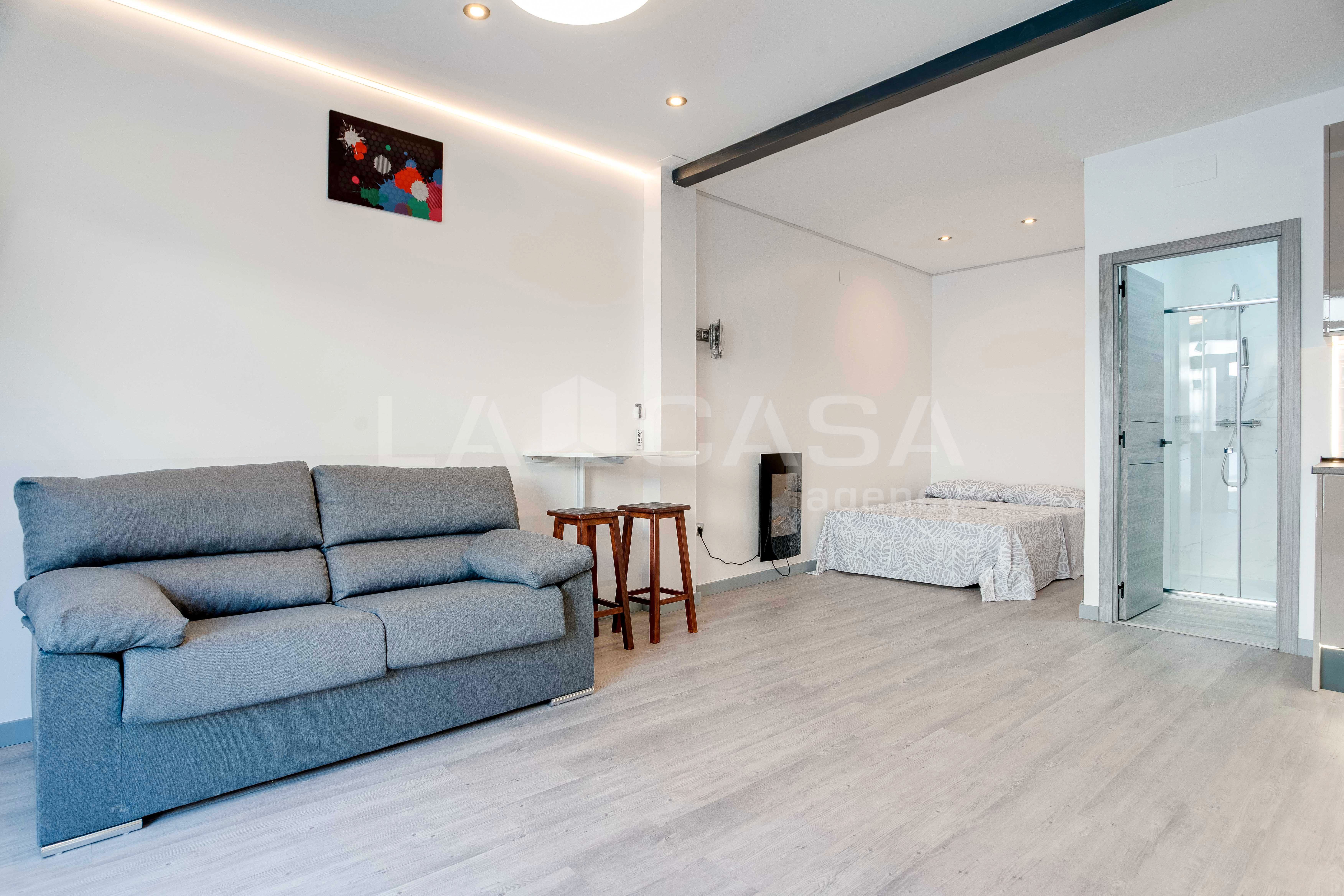 Living room of Premises for sale in L'Hospitalet de Llobregat