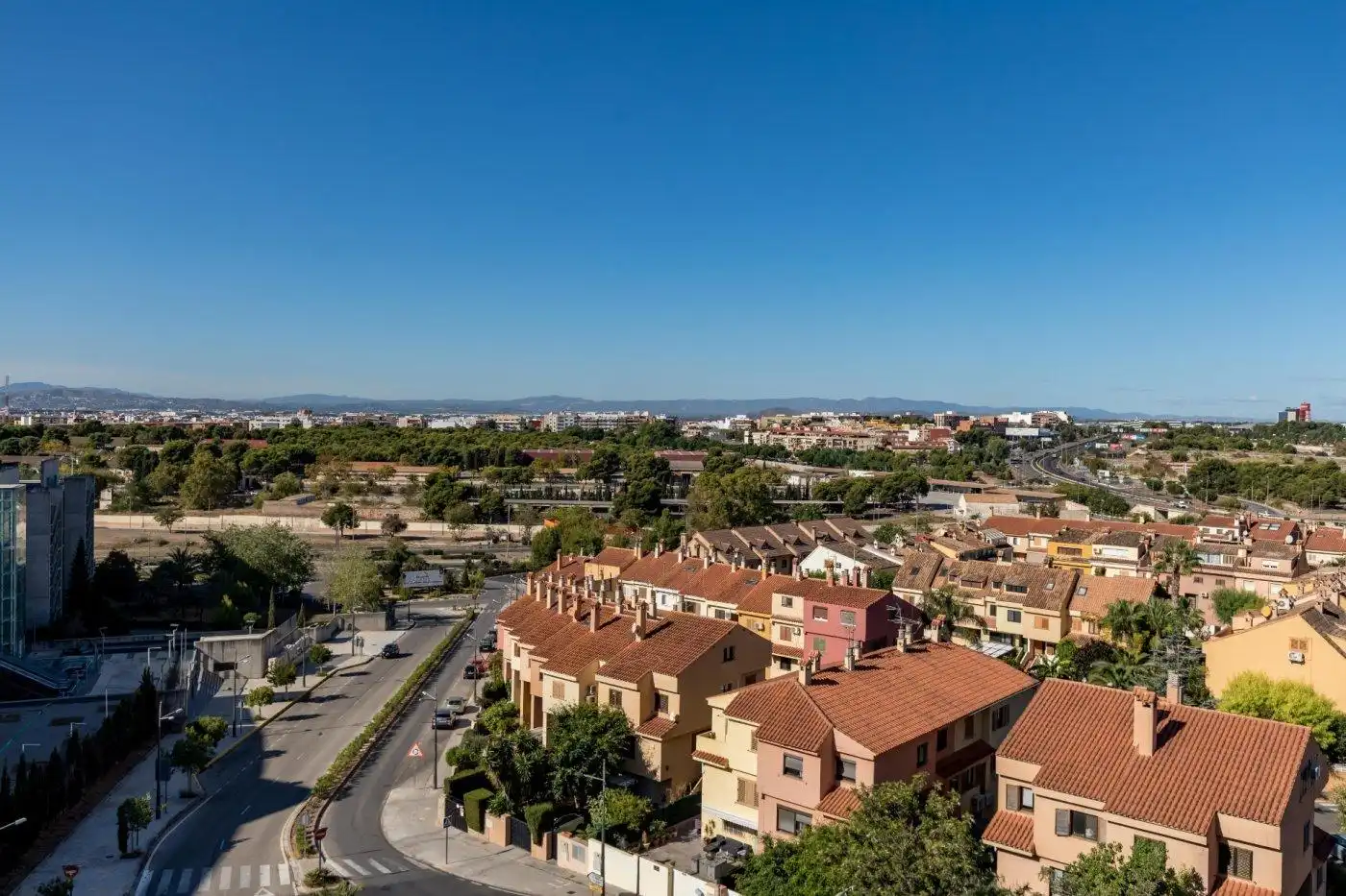 Exterior view of Flat for rent in Paterna  with Balcony