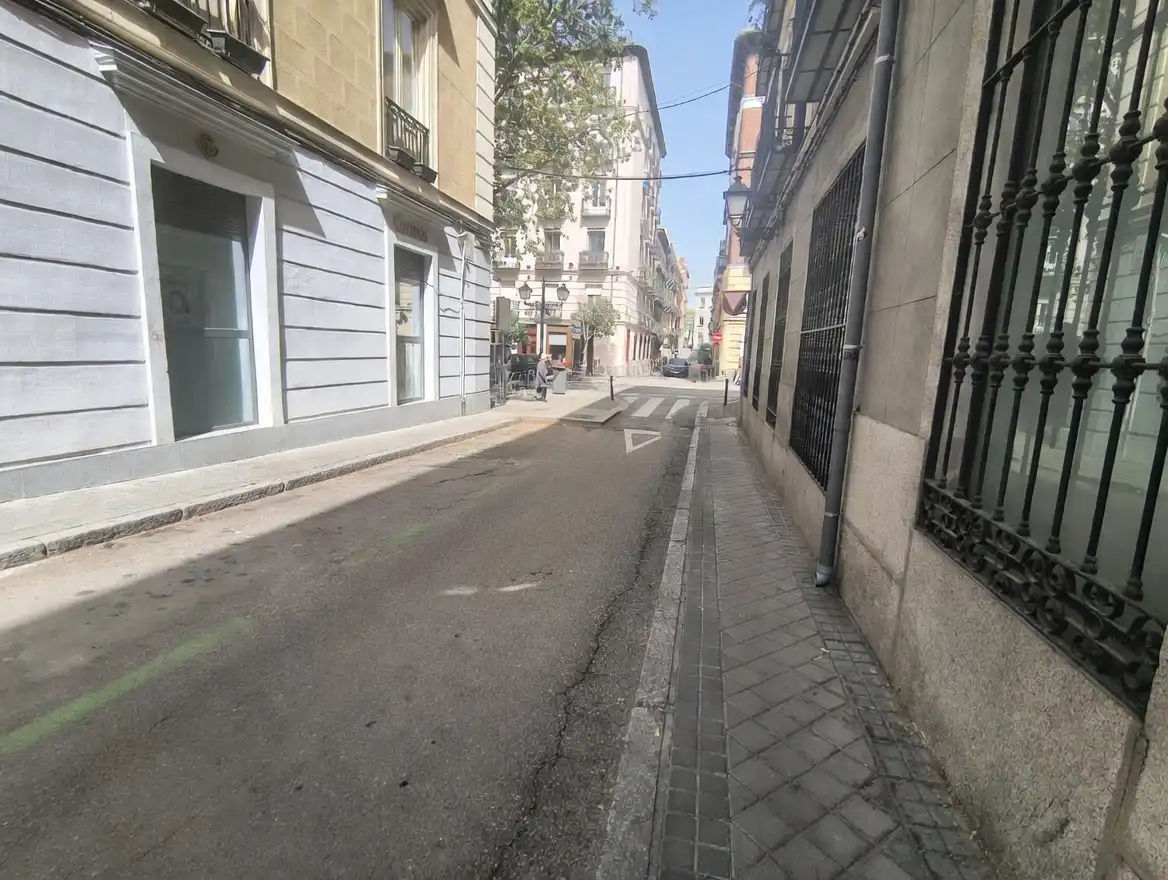 Vista exterior de Pis en venda en Madrid amb Calefacció, Forn i Balcó