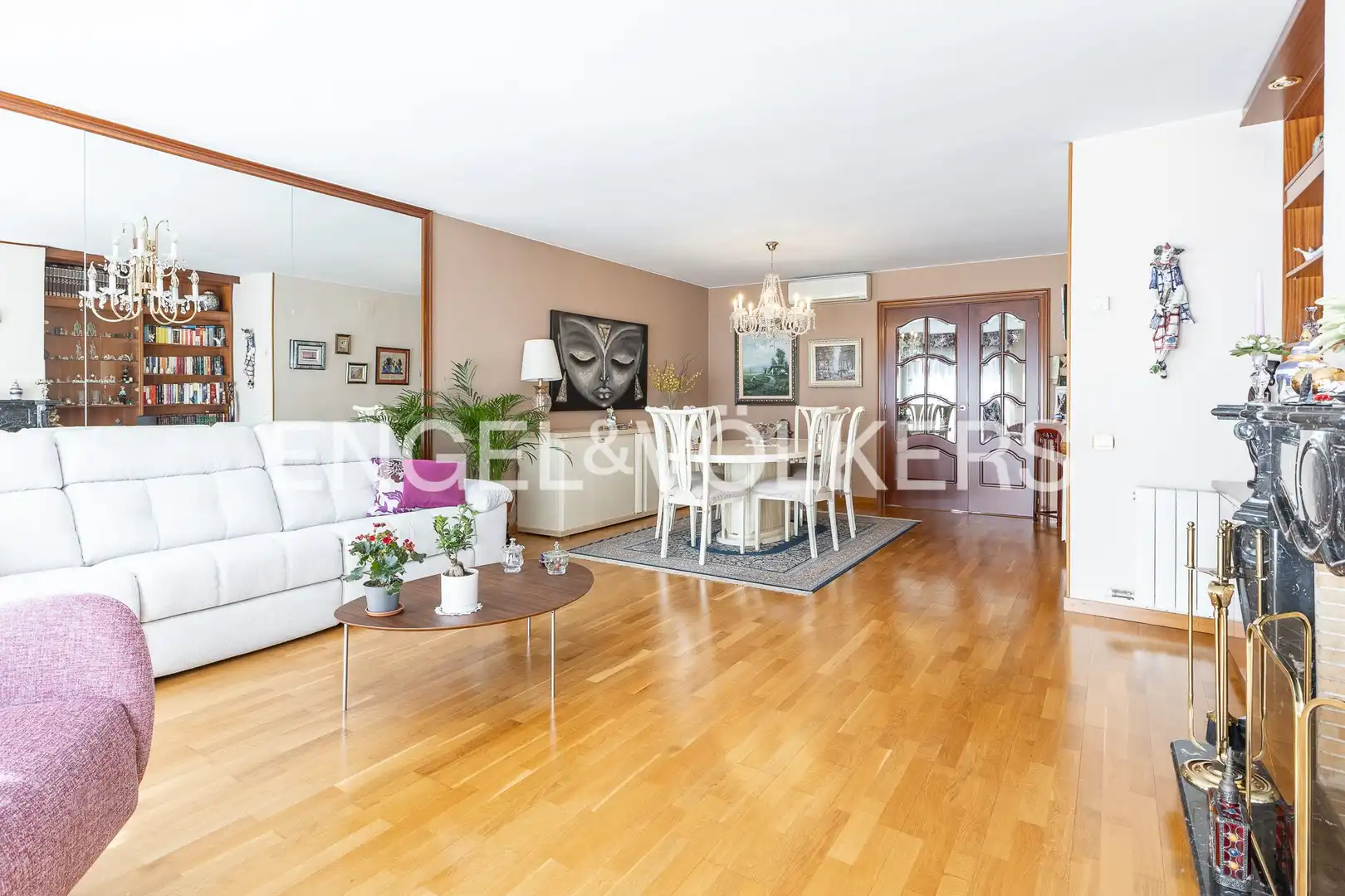 Sala d'estar de Casa o xalet en venda en Barcelona amb Aire condicionat, Calefacció i Parquet