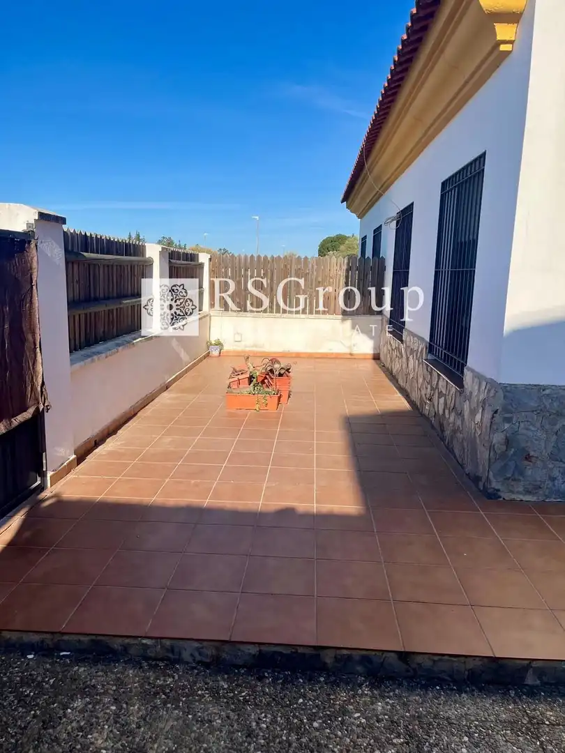 Terrassa de Casa o xalet en venda en El Real de la Jara amb Aire condicionat, Jardí privat i Terrassa
