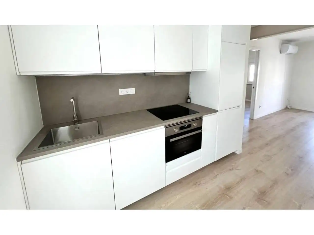 Küche von Wohnung zum Verkauf in Sant Joan Despí mit Klimaanlage, Heizung und Parkett