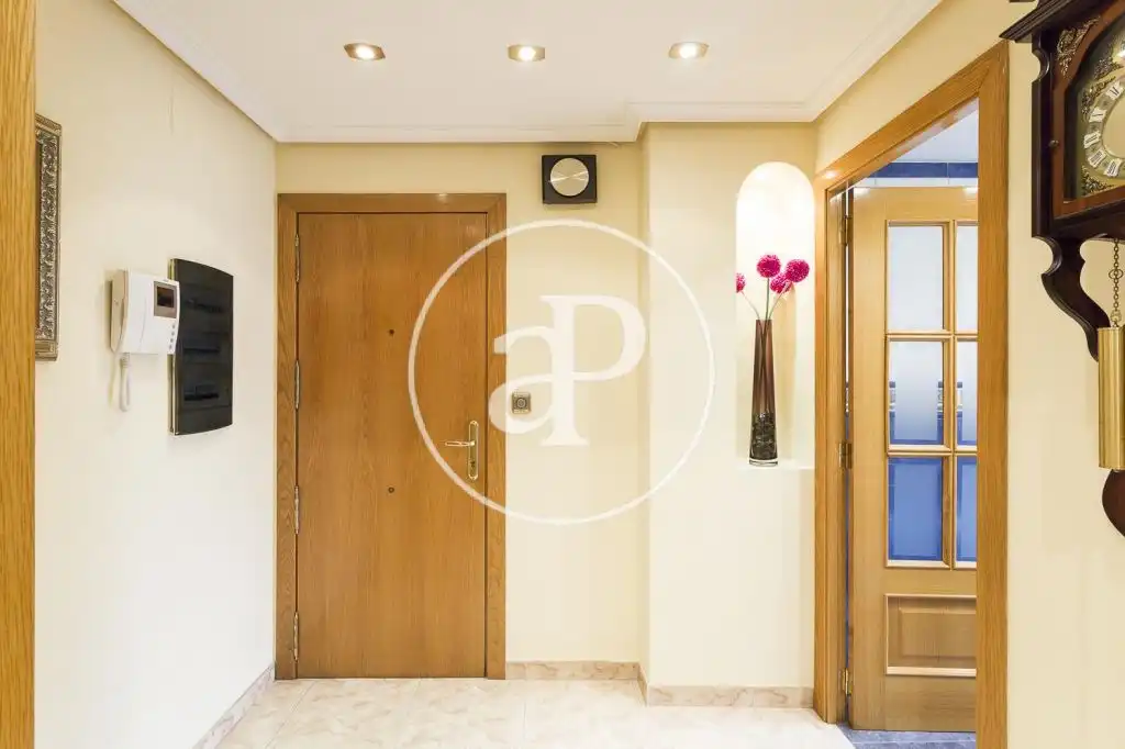 Flat for rent in Av. del General Avilés, Sant Pau