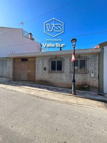 Casa-chalet en Venta en del Arzobispo en Lecrín
