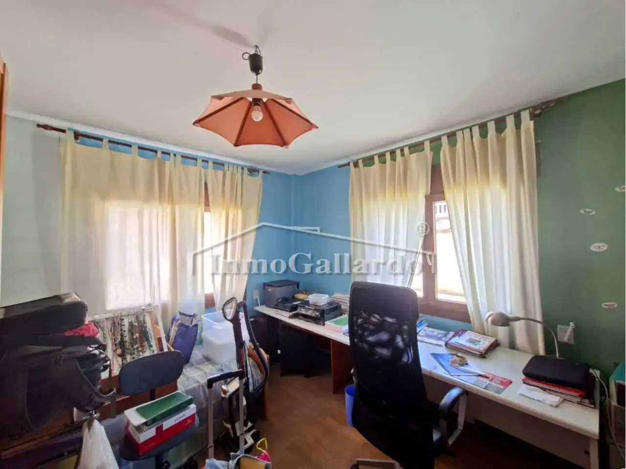 Living room of Houses for sale in Málaga  with Air Conditioner, Private garden and Parquet flooring