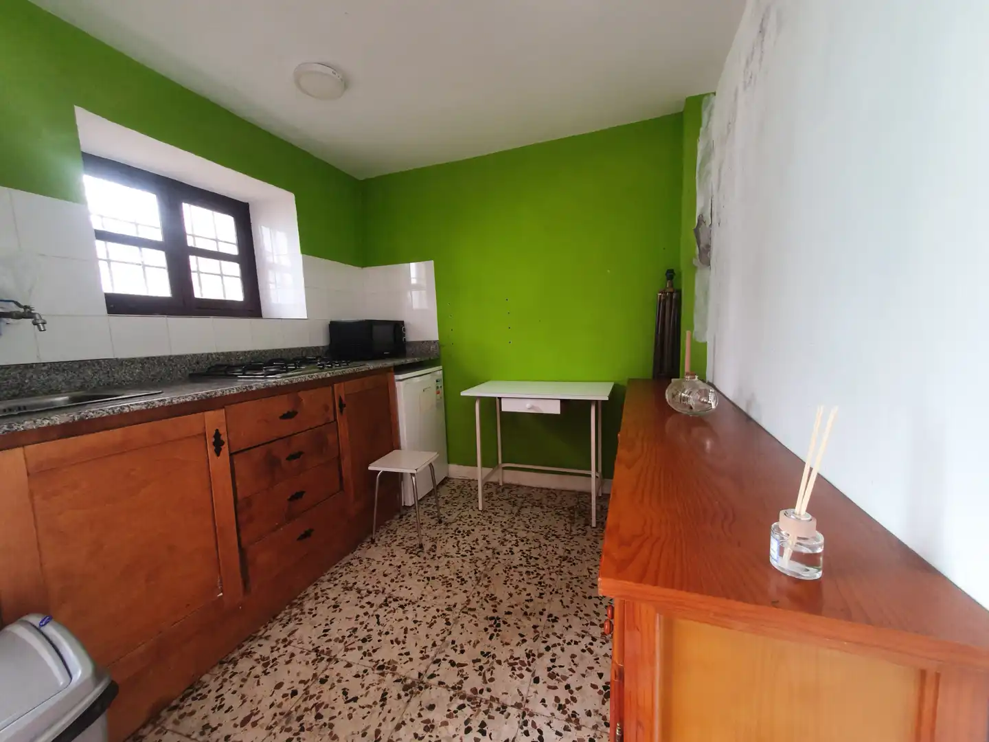 Cuina de Casa o xalet en venda en Guadix amb Traster i Moblat