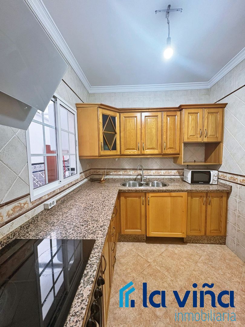 Cuina de Casa o xalet en venda en Alameda amb Aire condicionat, Terrassa i Moblat