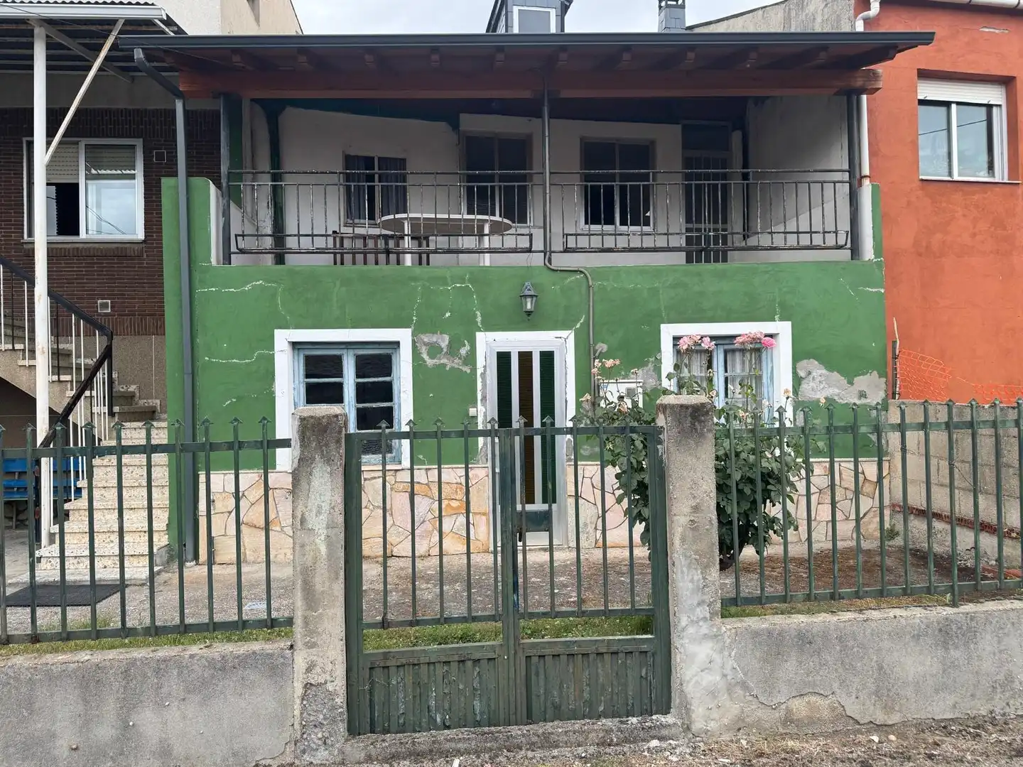 Vista exterior de Finca rústica en venda en Ponferrada amb Terrassa