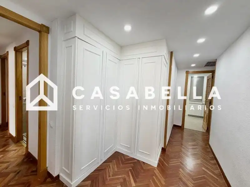 Piso de alquiler en Valencia con Aire acondicionado, Calefacción y Trastero