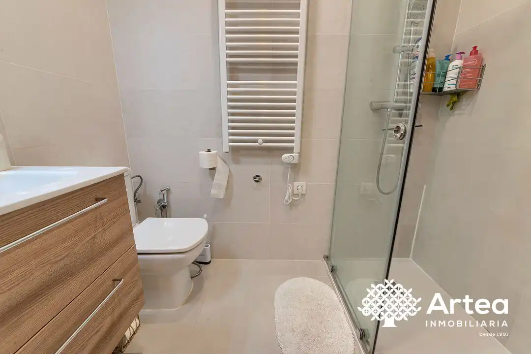 Bathroom of Flat for sale in Bilbao   with Heating