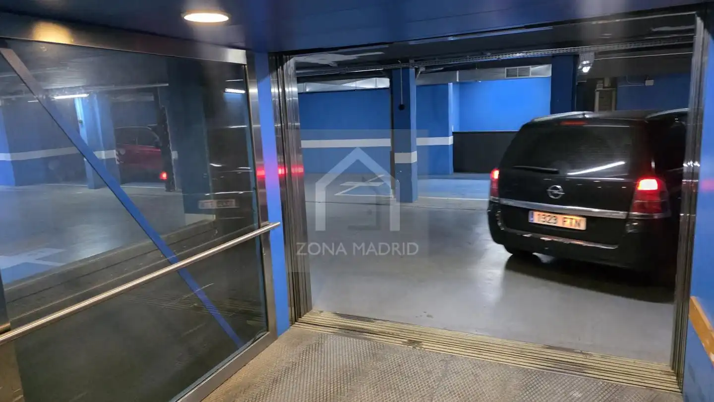 Parking for sale in Calle de Alonso Heredia, imagen 5