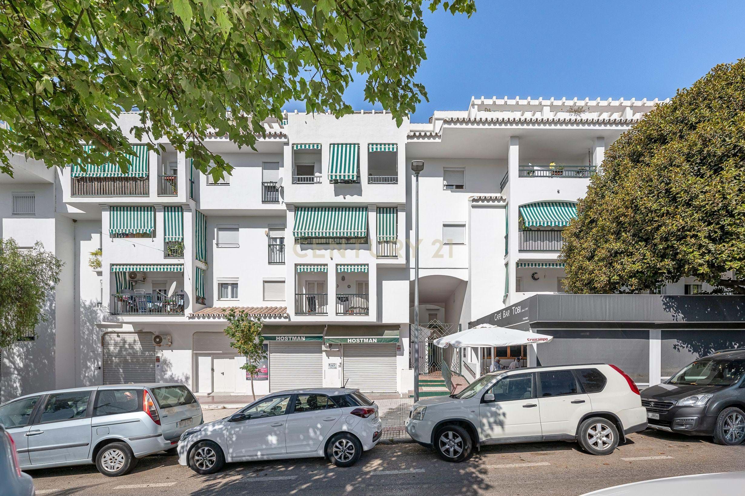 Vista exterior de Pis en venda en Marbella amb Terrassa