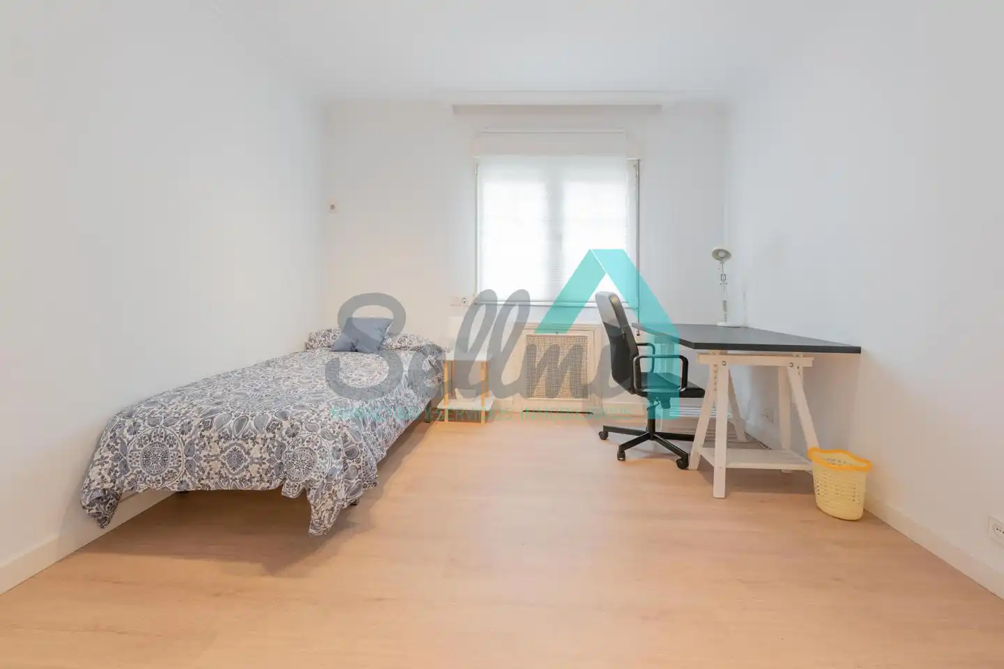 Schlafzimmer von Wohnung zur Miete in Oviedo  mit Heizung, Parkett und Terrasse