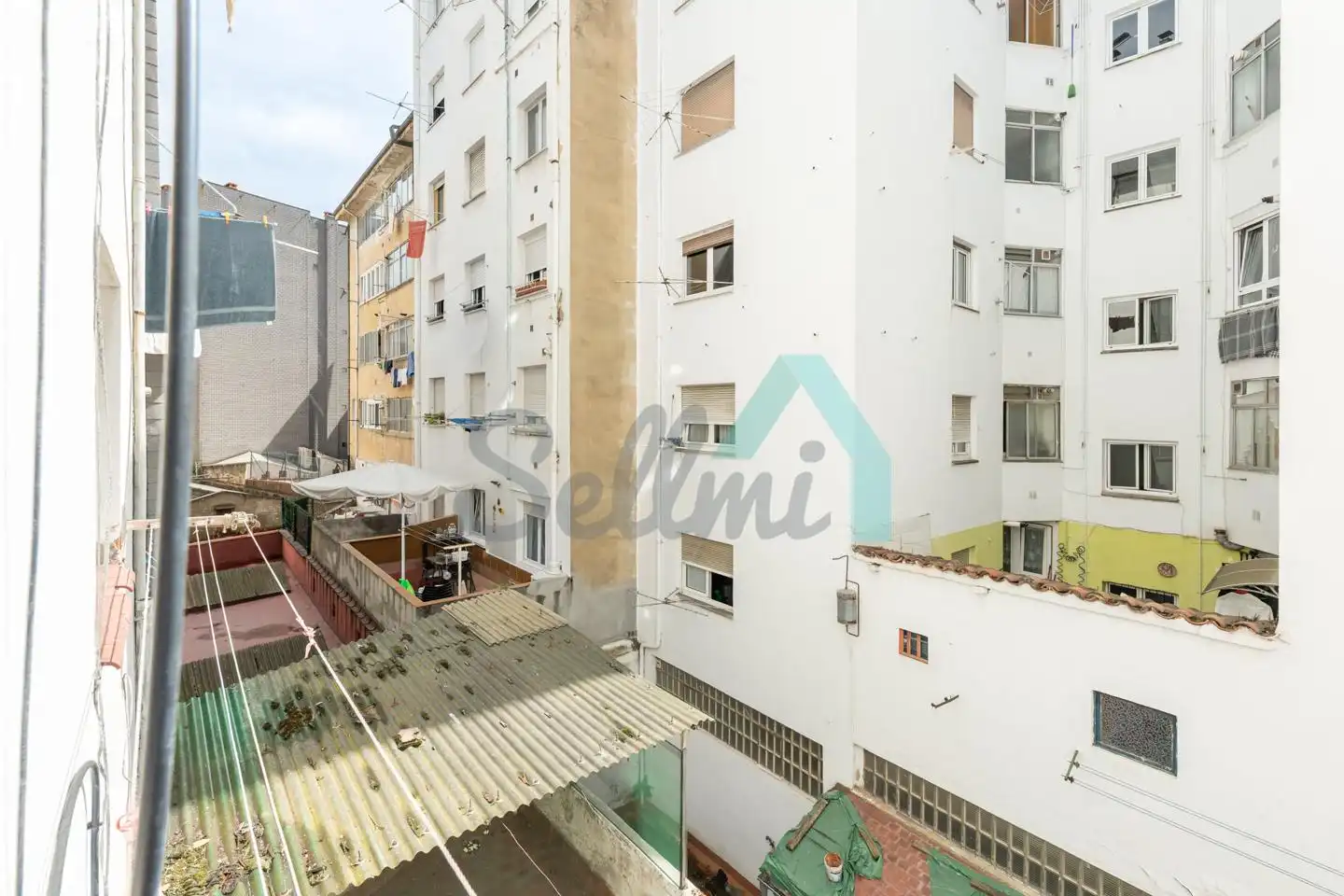 Vista exterior de Piso en venta en Oviedo  con Calefacción