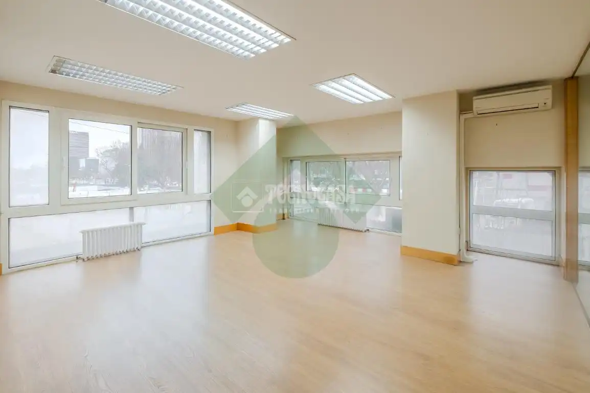 Büro zur Miete in Madrid mit Klimaanlage und Heizung