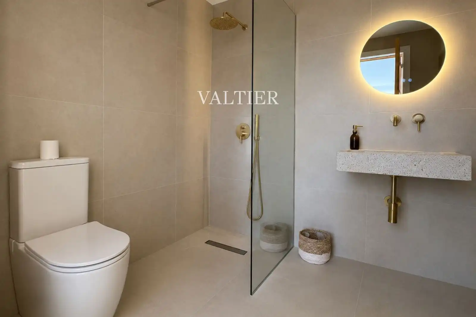 Baño de Dúplex en venta en Madrid con Aire acondicionado, Calefacción y Terraza