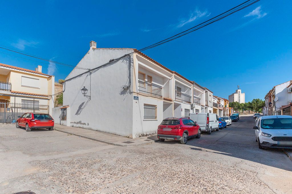 Exterior view of Single-family semi-detached for sale in Alcaudete de la Jara