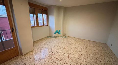Piso en Jamilena semireformado con 3 dormitorios, balcones y terraza comunitaria, imagen 5