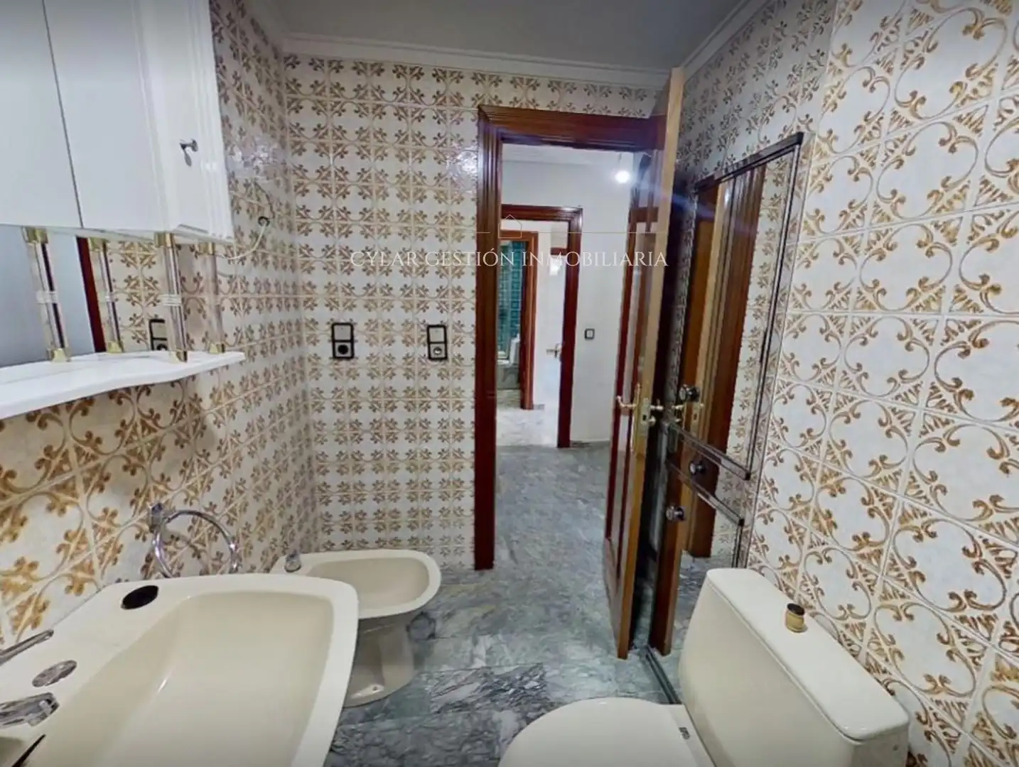 Baño de Piso en venta en Salamanca con Calefacción, Terraza y Piscina